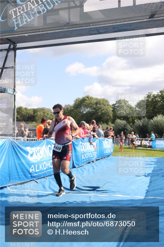 25.08.2024 - Elbe Triathlon Hamburg H.Heesch http://msf.ph/oto/6873050 25.08.2024 11:37:51 Ziel 735, 1428, 1462 meine-sportfotos.de