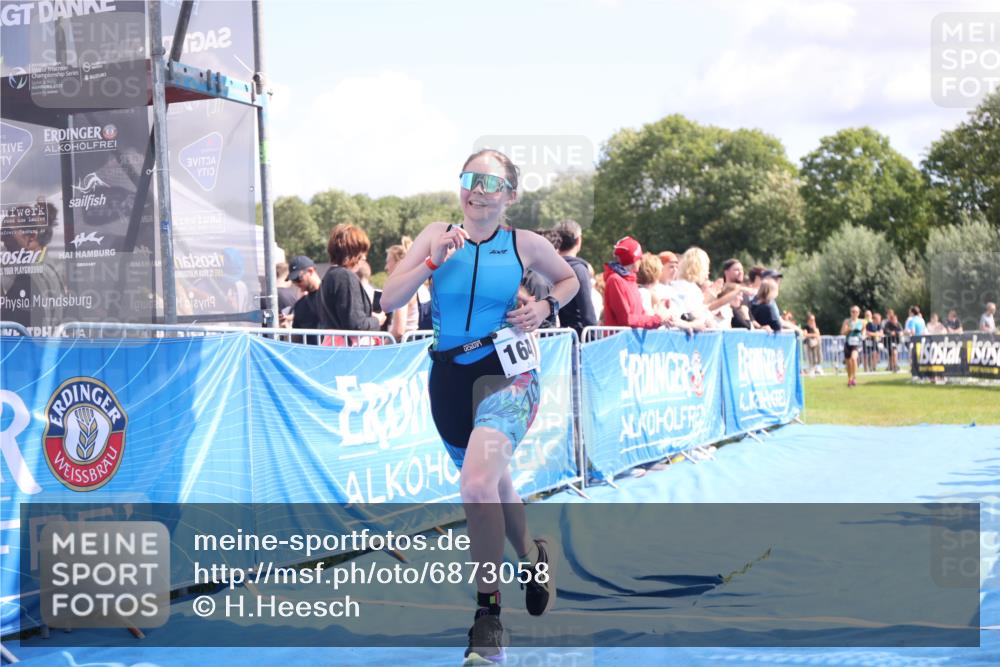 25.08.2024 - Elbe Triathlon Hamburg H.Heesch http://msf.ph/oto/6873058 25.08.2024 11:59:38 Ziel 494, 634, 1523, 1644, 1690 meine-sportfotos.de