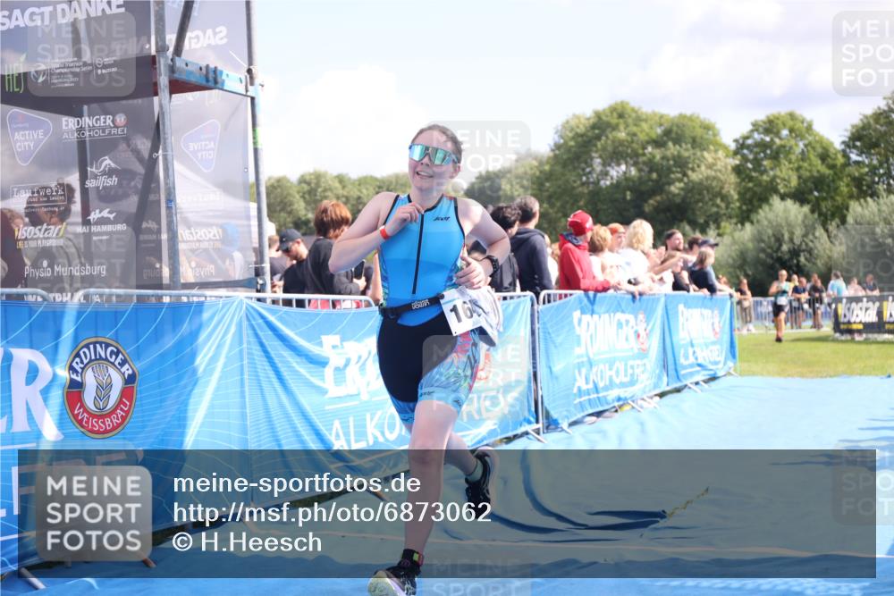 25.08.2024 - Elbe Triathlon Hamburg H.Heesch http://msf.ph/oto/6873062 25.08.2024 11:59:38 Ziel 494, 634, 1523, 1644, 1690 meine-sportfotos.de