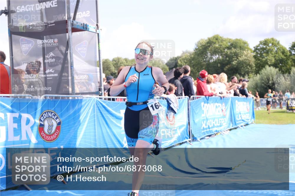 25.08.2024 - Elbe Triathlon Hamburg H.Heesch http://msf.ph/oto/6873068 25.08.2024 11:59:38 Ziel 494, 634, 1523, 1644, 1690 meine-sportfotos.de