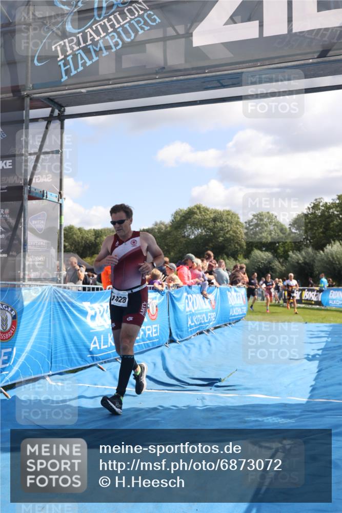 25.08.2024 - Elbe Triathlon Hamburg H.Heesch http://msf.ph/oto/6873072 25.08.2024 11:37:51 Ziel 735, 1428, 1462 meine-sportfotos.de