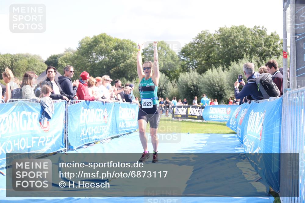 25.08.2024 - Elbe Triathlon Hamburg H.Heesch http://msf.ph/oto/6873117 25.08.2024 11:59:43 Ziel 538, 1523, 1644 meine-sportfotos.de