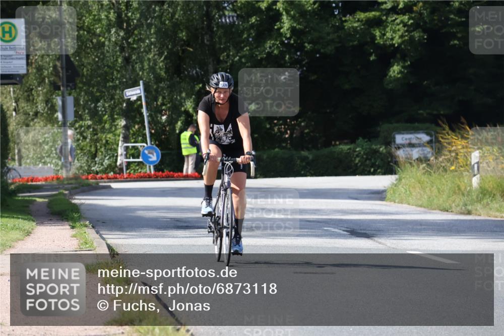 25.08.2024 - Elbe Triathlon Hamburg Fuchs,  Jonas http://msf.ph/oto/6873118 25.08.2024 11:19:44 Radfahren 1682, 1678, 1685, 1628, 1536 meine-sportfotos.de
