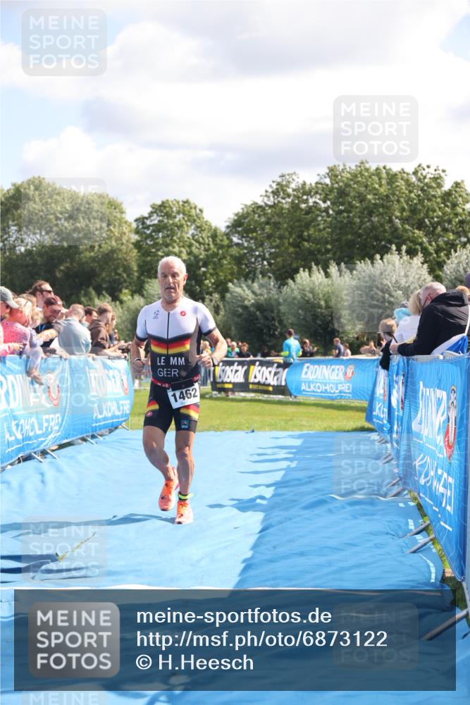 25.08.2024 - Elbe Triathlon Hamburg H.Heesch http://msf.ph/oto/6873122 25.08.2024 11:37:55 Ziel 446, 1428, 1462 meine-sportfotos.de
