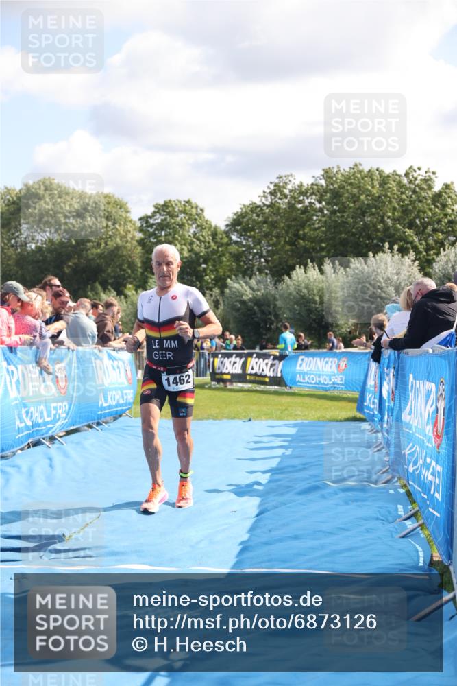 25.08.2024 - Elbe Triathlon Hamburg H.Heesch http://msf.ph/oto/6873126 25.08.2024 11:37:55 Ziel 446, 1428, 1462 meine-sportfotos.de