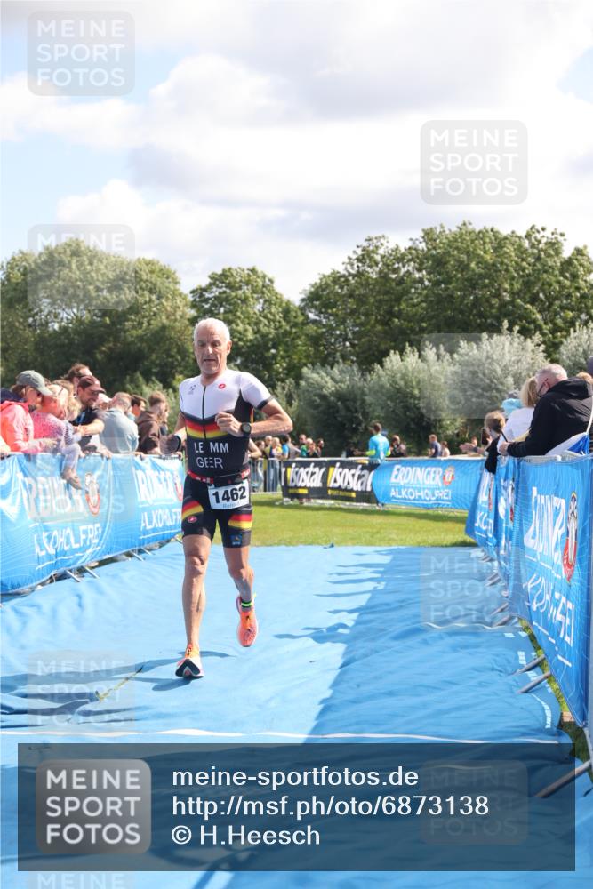 25.08.2024 - Elbe Triathlon Hamburg H.Heesch http://msf.ph/oto/6873138 25.08.2024 11:37:55 Ziel 446, 1428, 1462 meine-sportfotos.de