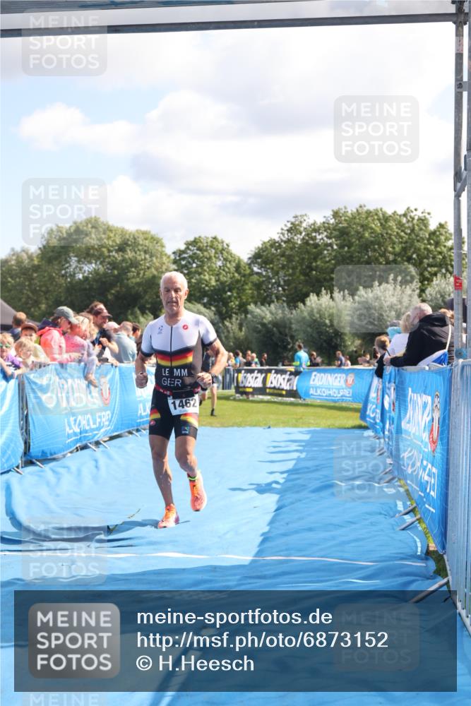 25.08.2024 - Elbe Triathlon Hamburg H.Heesch http://msf.ph/oto/6873152 25.08.2024 11:37:55 Ziel 446, 1428, 1462 meine-sportfotos.de