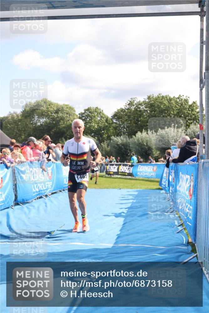 25.08.2024 - Elbe Triathlon Hamburg H.Heesch http://msf.ph/oto/6873158 25.08.2024 11:37:56 Ziel 446, 1428, 1462 meine-sportfotos.de