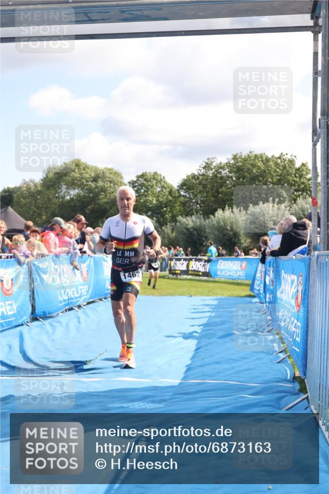 25.08.2024 - Elbe Triathlon Hamburg H.Heesch http://msf.ph/oto/6873163 25.08.2024 11:37:56 Ziel 446, 1428, 1462 meine-sportfotos.de
