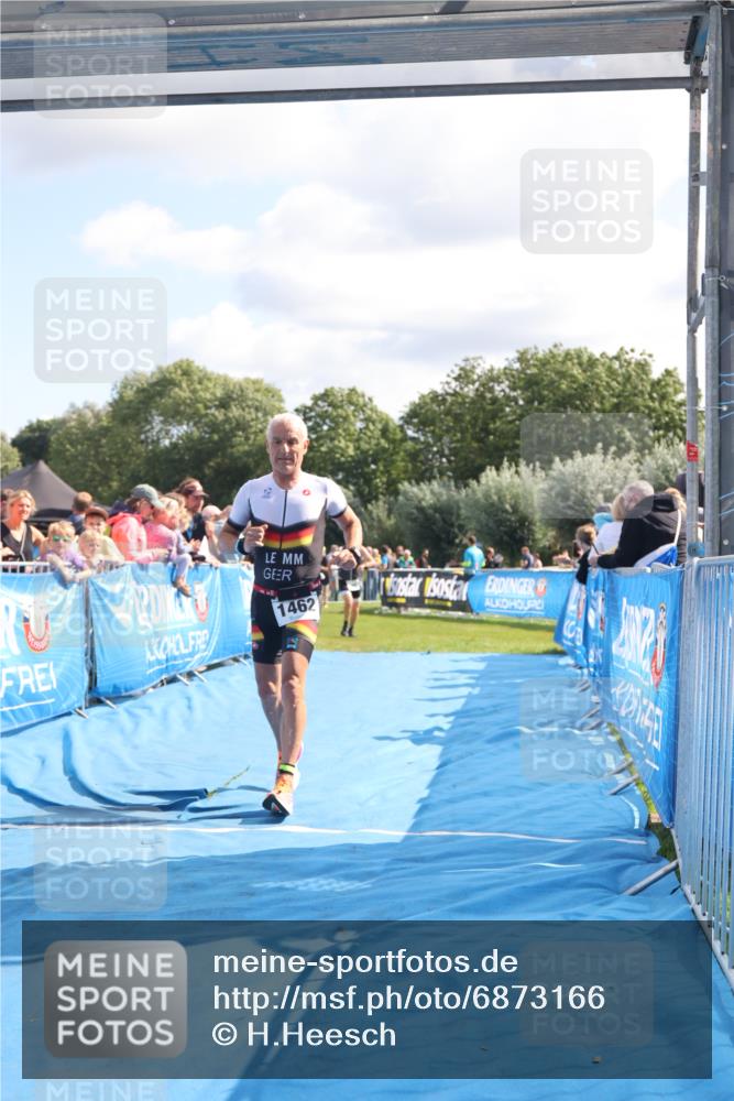 25.08.2024 - Elbe Triathlon Hamburg H.Heesch http://msf.ph/oto/6873166 25.08.2024 11:37:56 Ziel 446, 1428, 1462 meine-sportfotos.de