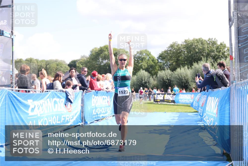 25.08.2024 - Elbe Triathlon Hamburg H.Heesch http://msf.ph/oto/6873179 25.08.2024 11:59:44 Ziel 538, 1523, 1644 meine-sportfotos.de
