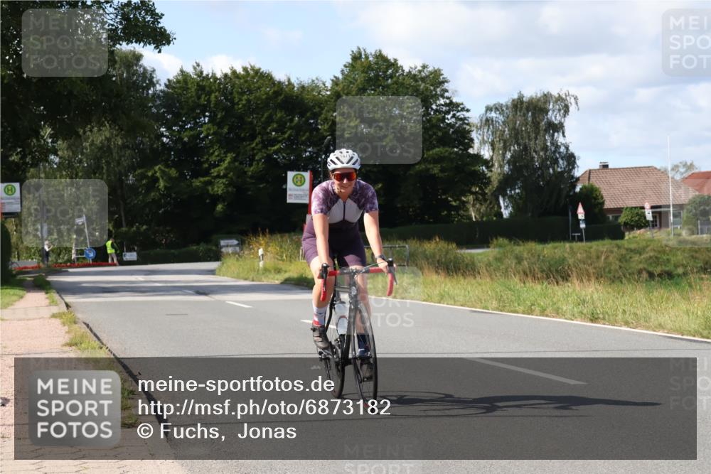 25.08.2024 - Elbe Triathlon Hamburg Fuchs,  Jonas http://msf.ph/oto/6873182 25.08.2024 11:20:03 Radfahren 1598, 1471 meine-sportfotos.de