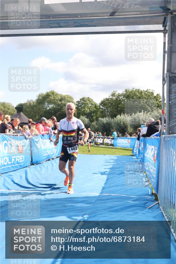 25.08.2024 - Elbe Triathlon Hamburg H.Heesch http://msf.ph/oto/6873184 25.08.2024 11:37:56 Ziel 446, 1428, 1462 meine-sportfotos.de