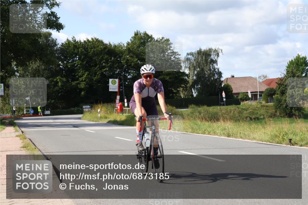 25.08.2024 - Elbe Triathlon Hamburg Fuchs,  Jonas http://msf.ph/oto/6873185 25.08.2024 11:20:03 Radfahren 1598, 1471 meine-sportfotos.de