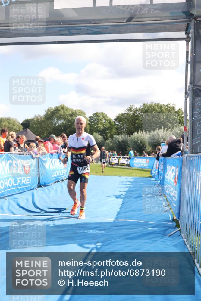 25.08.2024 - Elbe Triathlon Hamburg H.Heesch http://msf.ph/oto/6873190 25.08.2024 11:37:56 Ziel 446, 1428, 1462 meine-sportfotos.de