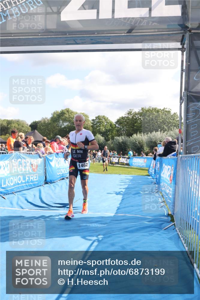 25.08.2024 - Elbe Triathlon Hamburg H.Heesch http://msf.ph/oto/6873199 25.08.2024 11:37:56 Ziel 446, 1428, 1462 meine-sportfotos.de