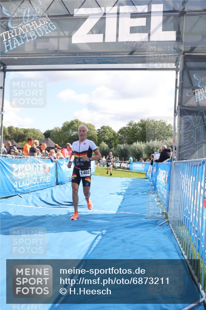 25.08.2024 - Elbe Triathlon Hamburg H.Heesch http://msf.ph/oto/6873211 25.08.2024 11:37:56 Ziel 446, 1428, 1462 meine-sportfotos.de