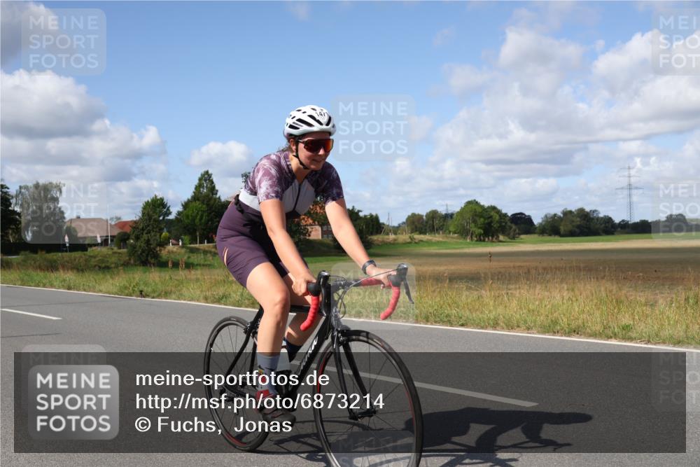 25.08.2024 - Elbe Triathlon Hamburg Fuchs,  Jonas http://msf.ph/oto/6873214 25.08.2024 11:20:04 Radfahren 1598, 1471 meine-sportfotos.de