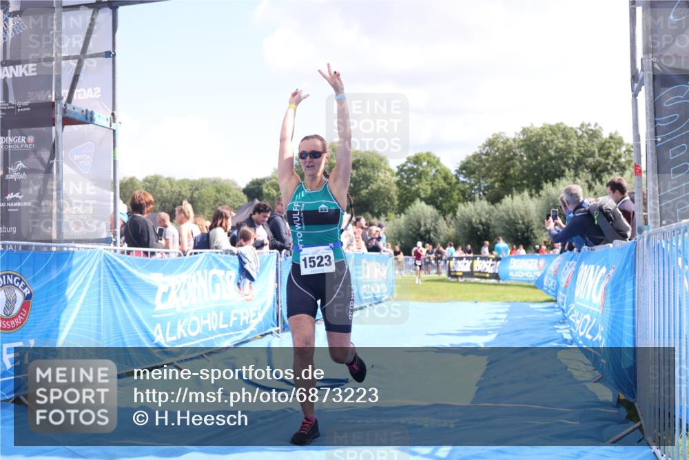 25.08.2024 - Elbe Triathlon Hamburg H.Heesch http://msf.ph/oto/6873223 25.08.2024 11:59:44 Ziel 538, 1523, 1644 meine-sportfotos.de