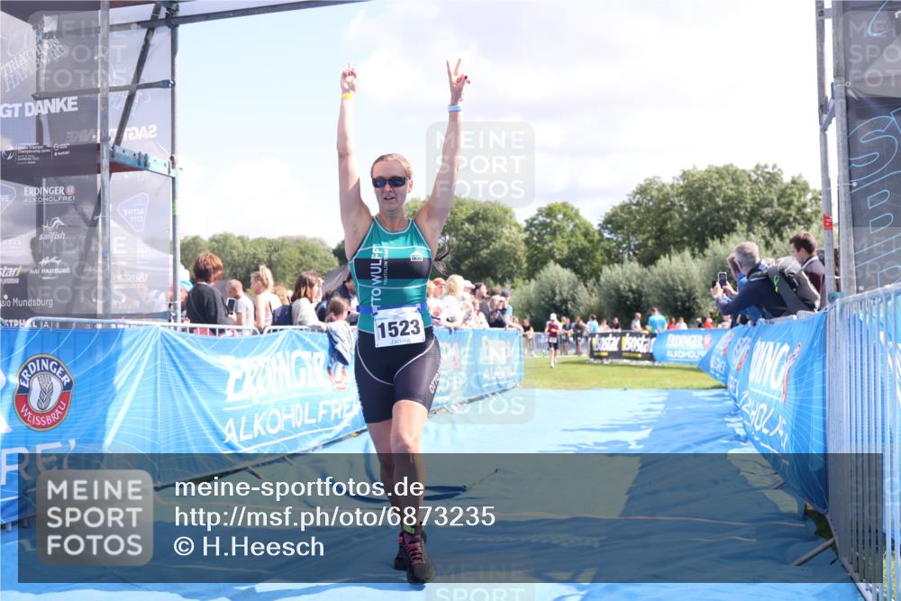 25.08.2024 - Elbe Triathlon Hamburg H.Heesch http://msf.ph/oto/6873235 25.08.2024 11:59:44 Ziel 538, 1523, 1644 meine-sportfotos.de