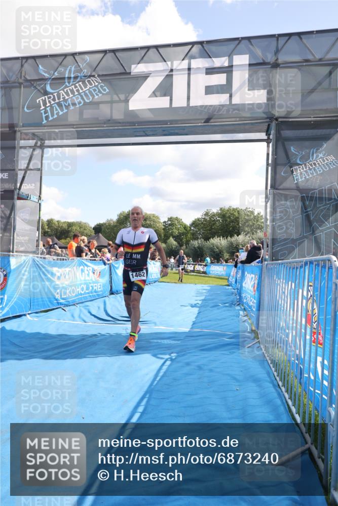 25.08.2024 - Elbe Triathlon Hamburg H.Heesch http://msf.ph/oto/6873240 25.08.2024 11:37:56 Ziel 446, 1428, 1462 meine-sportfotos.de