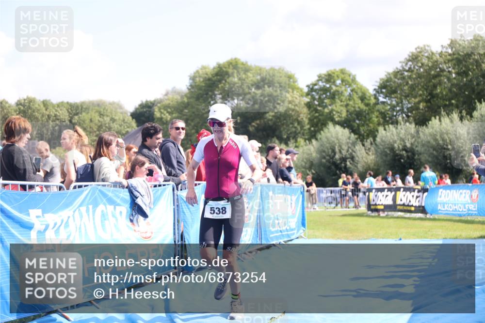 25.08.2024 - Elbe Triathlon Hamburg H.Heesch http://msf.ph/oto/6873254 25.08.2024 11:59:50 Ziel 538, 1523 meine-sportfotos.de