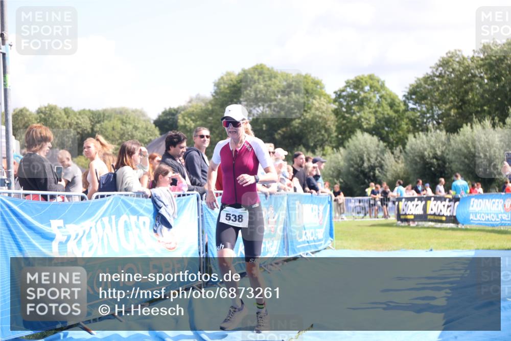 25.08.2024 - Elbe Triathlon Hamburg H.Heesch http://msf.ph/oto/6873261 25.08.2024 11:59:51 Ziel 538, 1523 meine-sportfotos.de
