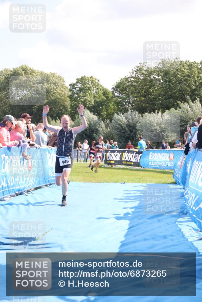 25.08.2024 - Elbe Triathlon Hamburg H.Heesch http://msf.ph/oto/6873265 25.08.2024 11:37:58 Ziel 446, 1428, 1462 meine-sportfotos.de