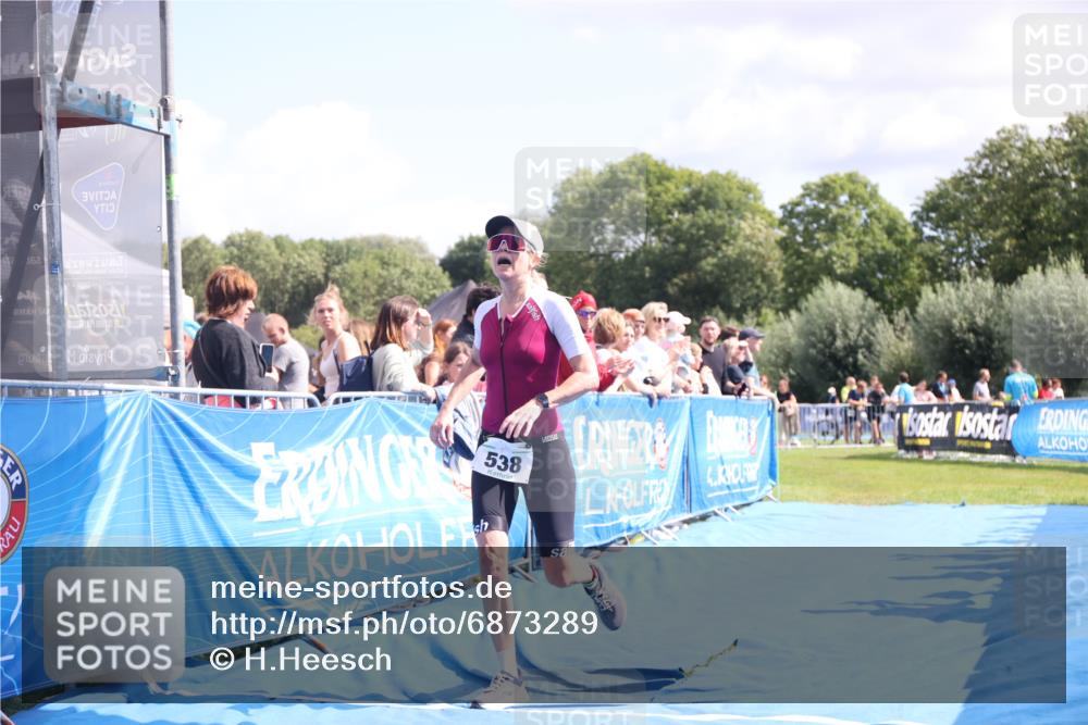25.08.2024 - Elbe Triathlon Hamburg H.Heesch http://msf.ph/oto/6873289 25.08.2024 11:59:51 Ziel 538, 1523 meine-sportfotos.de