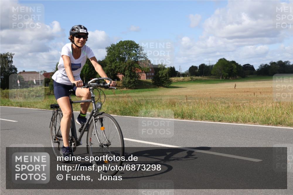 25.08.2024 - Elbe Triathlon Hamburg Fuchs,  Jonas http://msf.ph/oto/6873298 25.08.2024 11:20:23 Radfahren 1557 meine-sportfotos.de