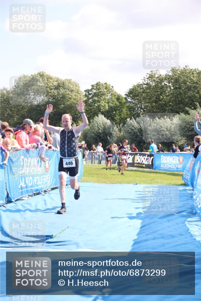 25.08.2024 - Elbe Triathlon Hamburg H.Heesch http://msf.ph/oto/6873299 25.08.2024 11:37:59 Ziel 446, 1462 meine-sportfotos.de