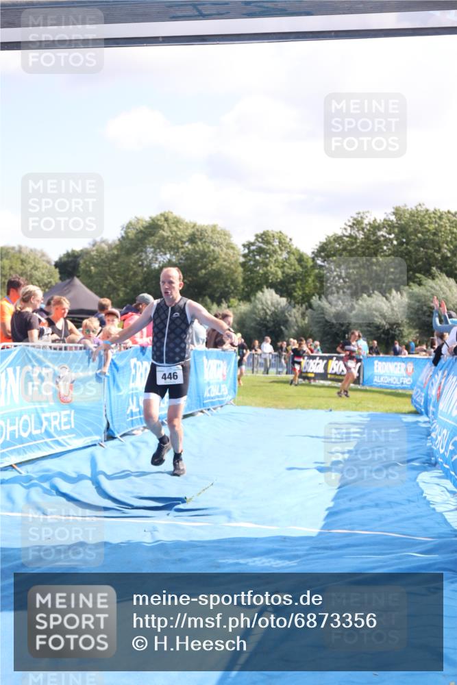 25.08.2024 - Elbe Triathlon Hamburg H.Heesch http://msf.ph/oto/6873356 25.08.2024 11:37:59 Ziel 446, 1462 meine-sportfotos.de