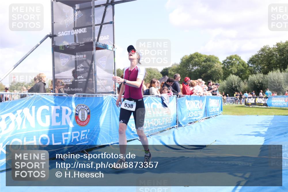 25.08.2024 - Elbe Triathlon Hamburg H.Heesch http://msf.ph/oto/6873357 25.08.2024 11:59:51 Ziel 538, 1523 meine-sportfotos.de