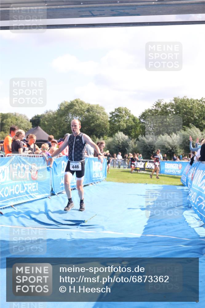 25.08.2024 - Elbe Triathlon Hamburg H.Heesch http://msf.ph/oto/6873362 25.08.2024 11:37:59 Ziel 446, 1462 meine-sportfotos.de