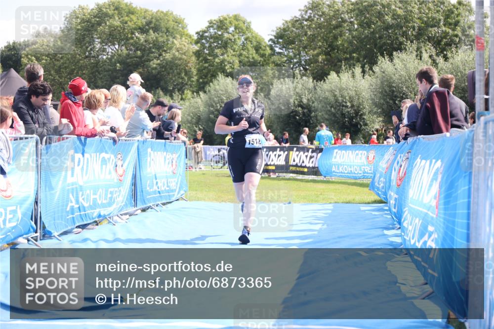 25.08.2024 - Elbe Triathlon Hamburg H.Heesch http://msf.ph/oto/6873365 25.08.2024 12:00:02 Ziel 1512 meine-sportfotos.de