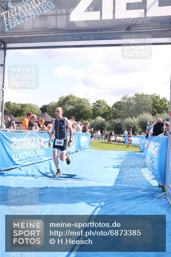 25.08.2024 - Elbe Triathlon Hamburg H.Heesch http://msf.ph/oto/6873385 25.08.2024 11:37:59 Ziel 446, 1462 meine-sportfotos.de
