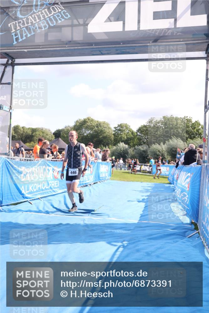 25.08.2024 - Elbe Triathlon Hamburg H.Heesch http://msf.ph/oto/6873391 25.08.2024 11:38:00 Ziel 135, 446, 1462 meine-sportfotos.de