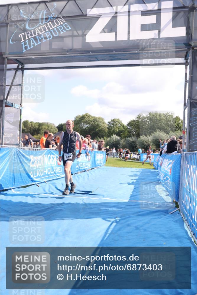 25.08.2024 - Elbe Triathlon Hamburg H.Heesch http://msf.ph/oto/6873403 25.08.2024 11:38:00 Ziel 135, 446, 1462 meine-sportfotos.de