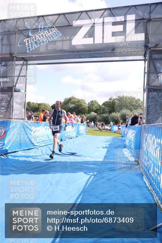 25.08.2024 - Elbe Triathlon Hamburg H.Heesch http://msf.ph/oto/6873409 25.08.2024 11:38:00 Ziel 135, 446, 1462 meine-sportfotos.de
