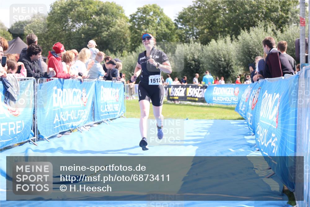 25.08.2024 - Elbe Triathlon Hamburg H.Heesch http://msf.ph/oto/6873411 25.08.2024 12:00:02 Ziel 1512 meine-sportfotos.de