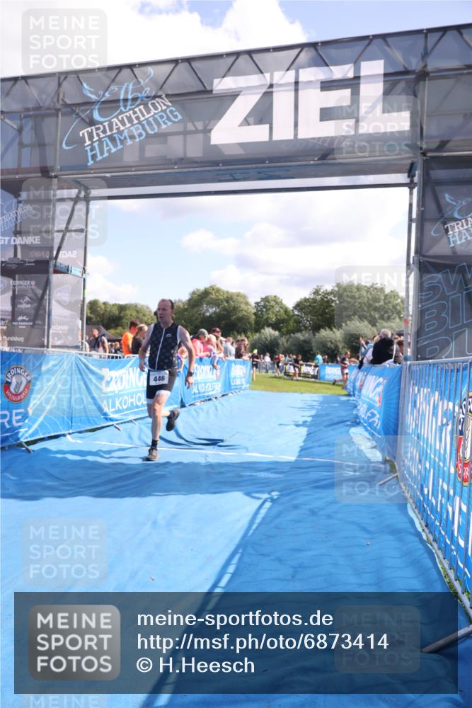 25.08.2024 - Elbe Triathlon Hamburg H.Heesch http://msf.ph/oto/6873414 25.08.2024 11:38:00 Ziel 135, 446, 1462 meine-sportfotos.de