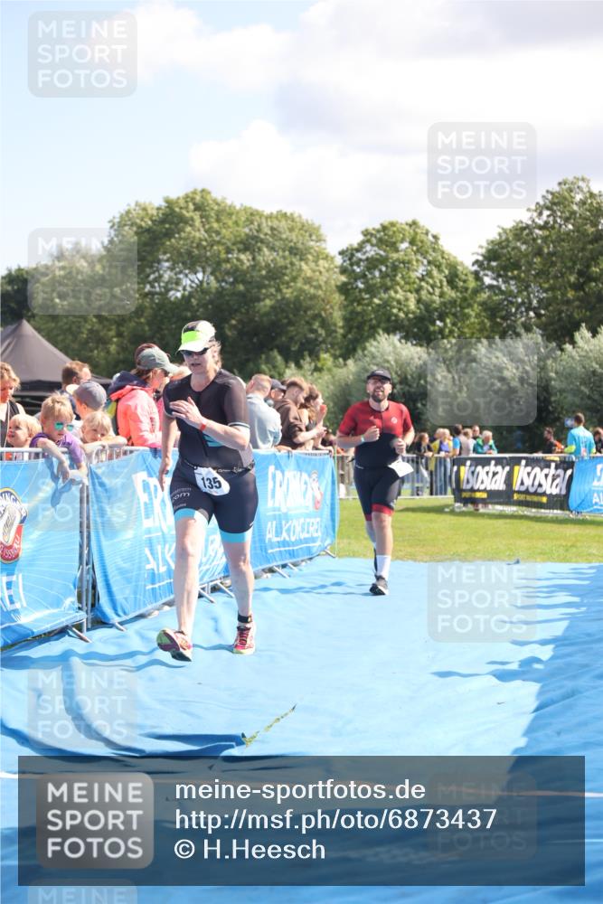 25.08.2024 - Elbe Triathlon Hamburg H.Heesch http://msf.ph/oto/6873437 25.08.2024 11:38:07 Ziel 135, 276, 446 meine-sportfotos.de