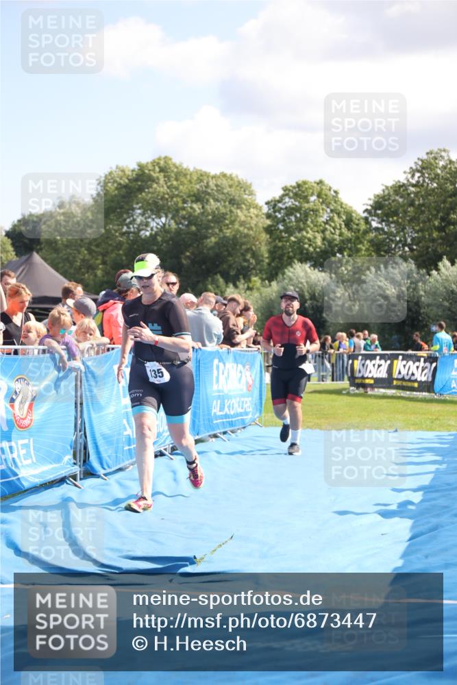 25.08.2024 - Elbe Triathlon Hamburg H.Heesch http://msf.ph/oto/6873447 25.08.2024 11:38:07 Ziel 135, 276, 446 meine-sportfotos.de