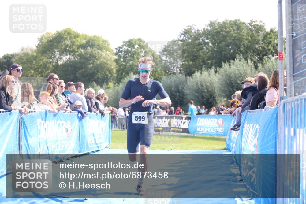 25.08.2024 - Elbe Triathlon Hamburg H.Heesch http://msf.ph/oto/6873458 25.08.2024 11:11:01 Ziel 599 meine-sportfotos.de