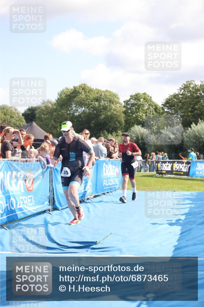 25.08.2024 - Elbe Triathlon Hamburg H.Heesch http://msf.ph/oto/6873465 25.08.2024 11:38:07 Ziel 135, 276, 446 meine-sportfotos.de