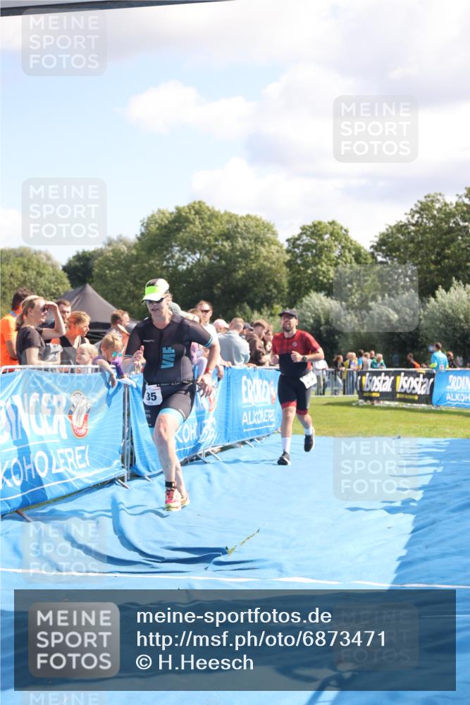 25.08.2024 - Elbe Triathlon Hamburg H.Heesch http://msf.ph/oto/6873471 25.08.2024 11:38:07 Ziel 135, 276, 446 meine-sportfotos.de