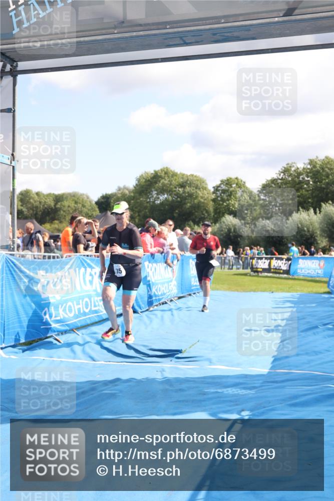 25.08.2024 - Elbe Triathlon Hamburg H.Heesch http://msf.ph/oto/6873499 25.08.2024 11:38:08 Ziel 135, 276 meine-sportfotos.de