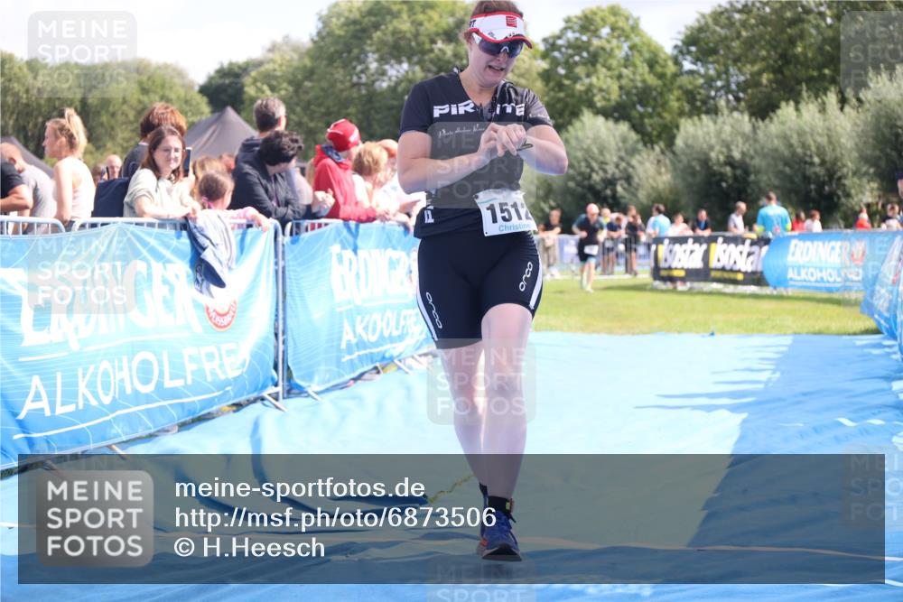 25.08.2024 - Elbe Triathlon Hamburg H.Heesch http://msf.ph/oto/6873506 25.08.2024 12:00:03 Ziel 1512 meine-sportfotos.de