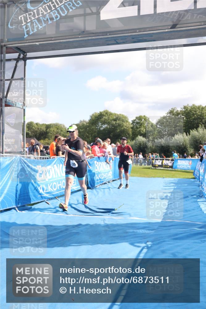 25.08.2024 - Elbe Triathlon Hamburg H.Heesch http://msf.ph/oto/6873511 25.08.2024 11:38:08 Ziel 135, 276 meine-sportfotos.de