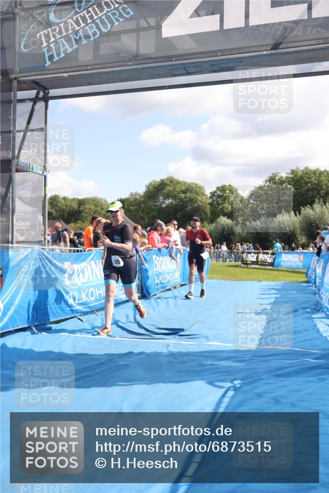 25.08.2024 - Elbe Triathlon Hamburg H.Heesch http://msf.ph/oto/6873515 25.08.2024 11:38:08 Ziel 135, 276 meine-sportfotos.de